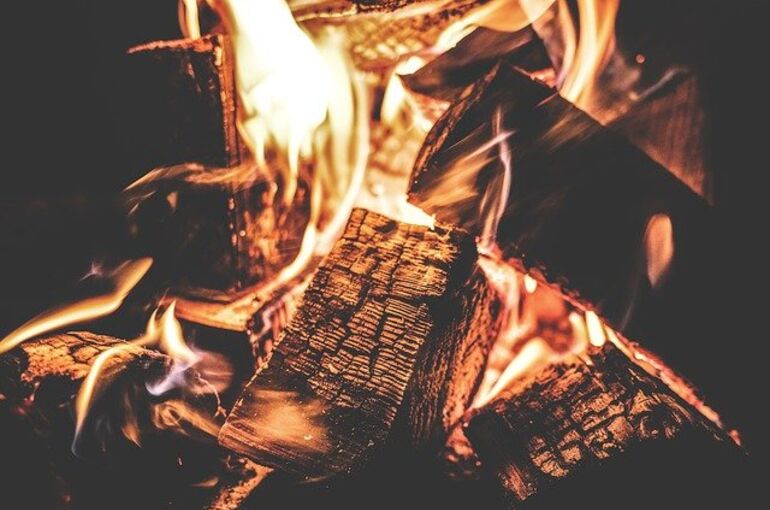 campfire-gde5eaeef5_640