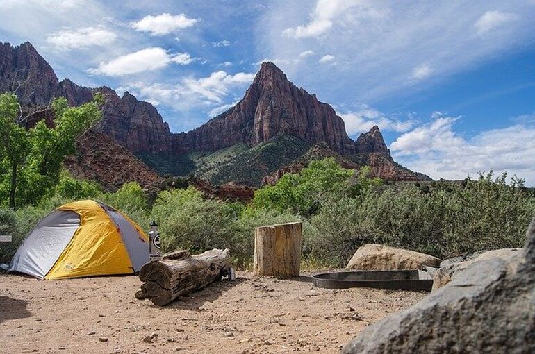 camping-g617e77994_640